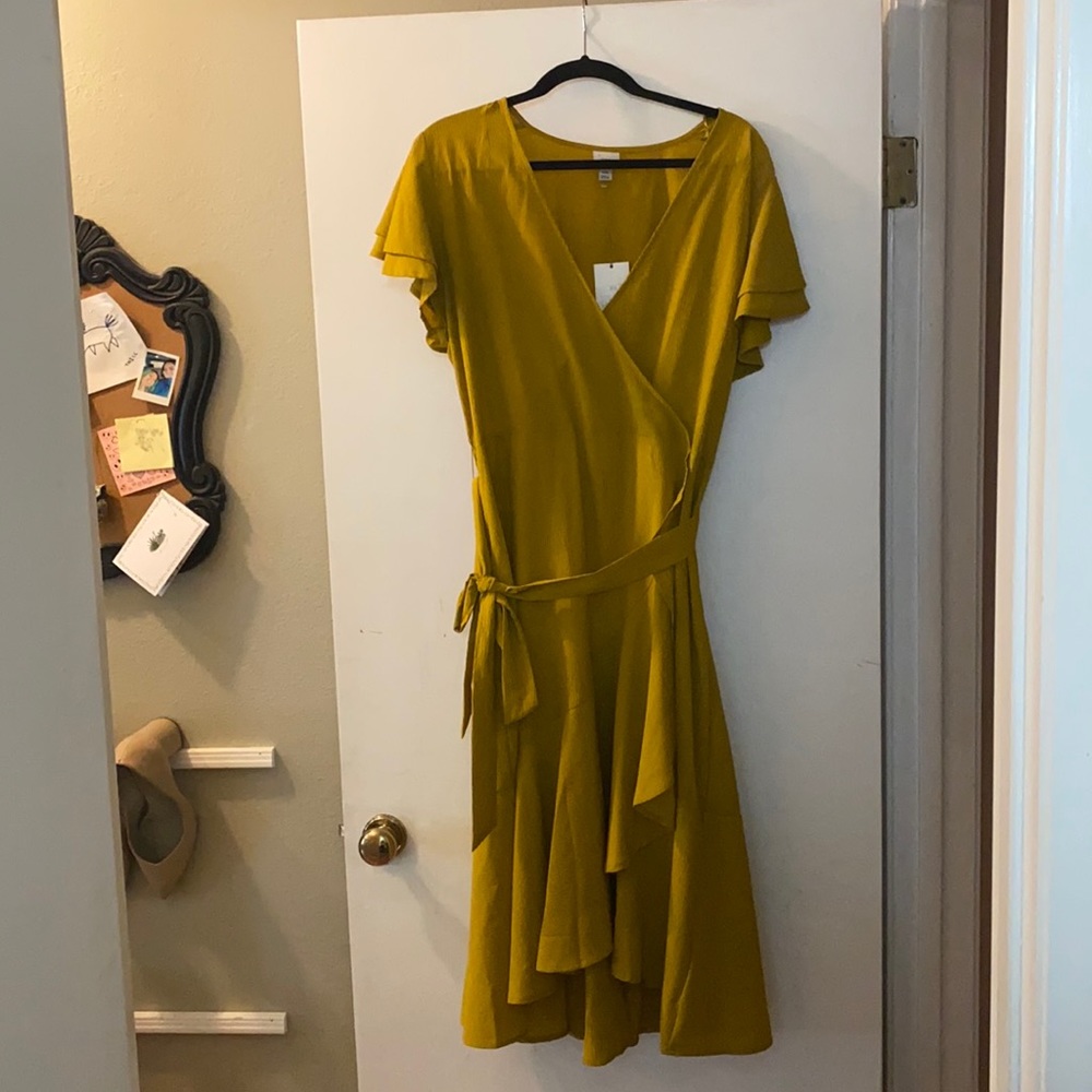 Yellow Tea Length Dress. XXL (never worn)